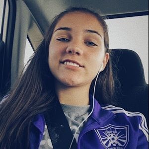 Meet your Posher, Amelia